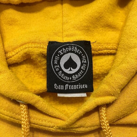 Thrasher Gonz Skate Hoodie Mens Size Small Pullover Logo Yellow Gold Magazine - Picture 4 of 9